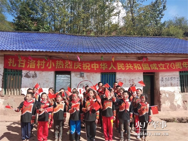 中國退役軍人丨謝彬蓉：綻放在大涼山上的軍中綠花