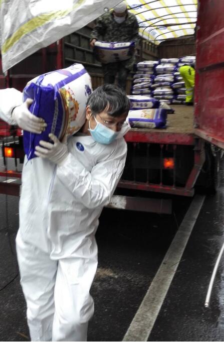 聯(lián)防聯(lián)控 武漢市退役軍人事務(wù)局黨員干部下沉社區戰“疫”一線(xiàn)-云南能投軍創(chuàng  )產(chǎn)業(yè)投資有限公司