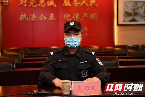 04.jpeg 若有戰 召必回 戰必勝——張家界公安退役軍人抗疫中兌現誓言-云南能投軍創(chuàng )產(chǎn)業(yè)投資有限公司