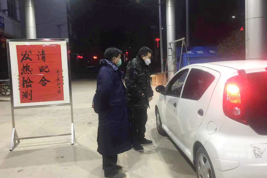 戰“疫”一線(xiàn) 退役軍人向旗而行