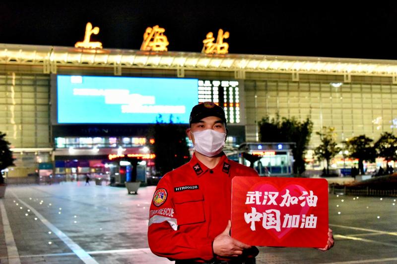 抗擊疫情，這對上海退役軍人夫婦齊上陣……