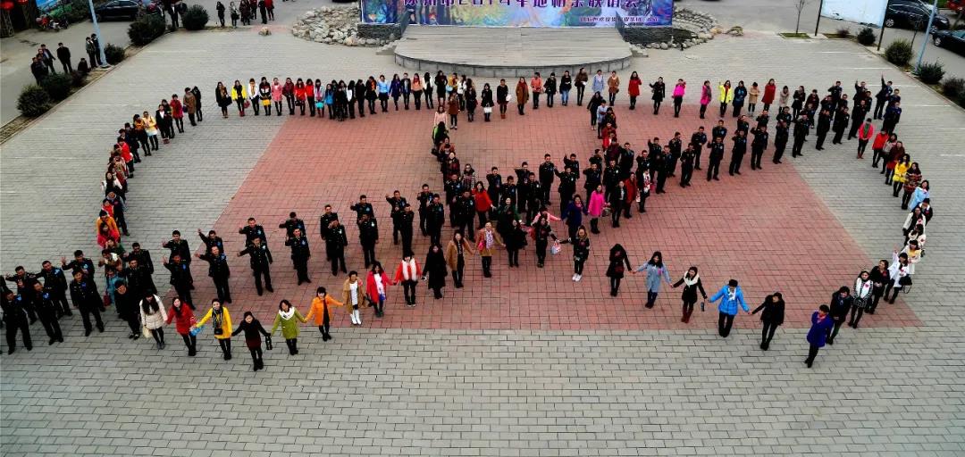 08.jpg 保定市成立愛(ài)國擁軍志愿服務(wù)聯(lián)盟:600多家單位加入新時(shí)代擁軍方陣-云南能投軍創(chuàng )產(chǎn)業(yè)投資有限公司