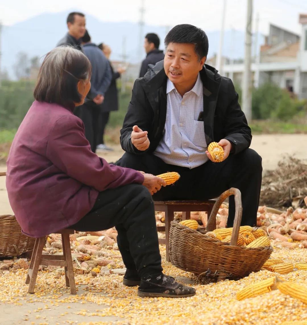 央廣軍事短評丨自主擇業(yè)軍轉干部：戎裝雖解，軍魂猶在，歲月流逝，本色不改