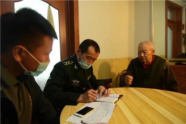 03.jpg 白山市:?jiǎn)?dòng)搶救性錄制“三老”口述史工程-云南能投軍創(chuàng )產(chǎn)業(yè)投資有限公司