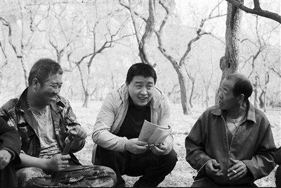 黃河之濱新“艄公” ——記退役軍人、陜西省佳縣荷葉坪村駐村第一書(shū)記高旭