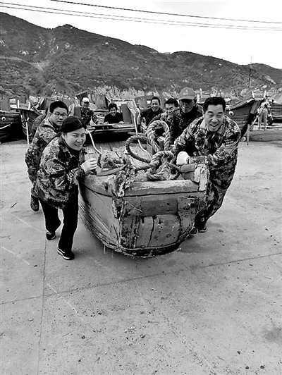 面朝大海，鳥(niǎo)“嶼”花“鄉”——記退役軍人、浙江省舟山市花鳥(niǎo)鄉黨委書(shū)記楊玉斌