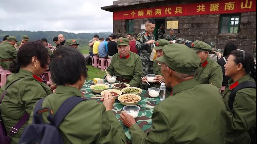 50年后，應到13人，實(shí)到13人！
