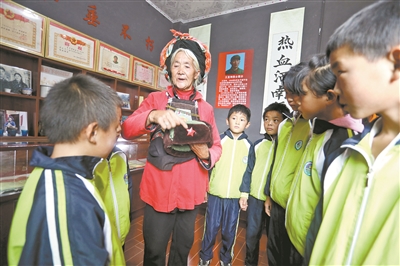 “梁三喜”后人：烈士精神在傳承