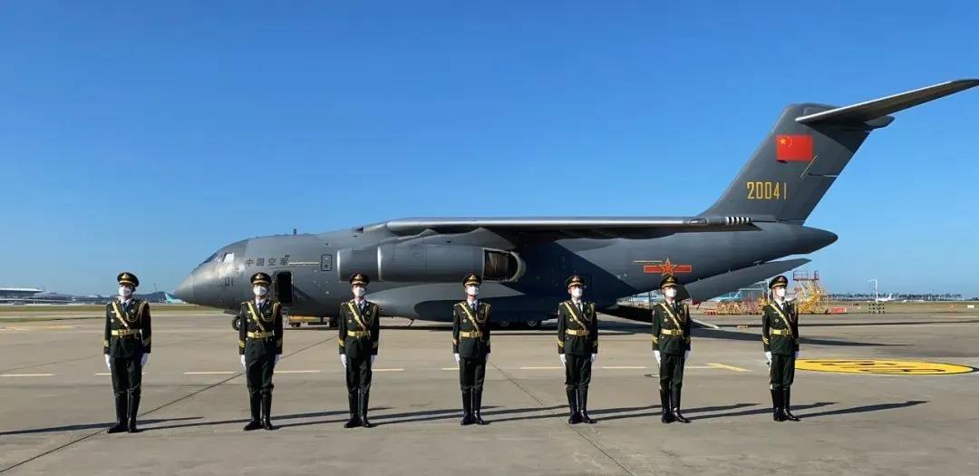 運-20接英雄回家，編號體現祖國對烈士們的無(wú)上尊崇