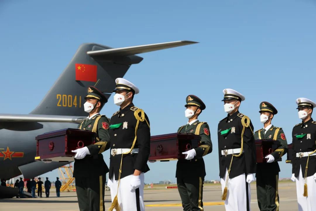 運-20接英雄回家，編號體現祖國對烈士們的無(wú)上尊崇