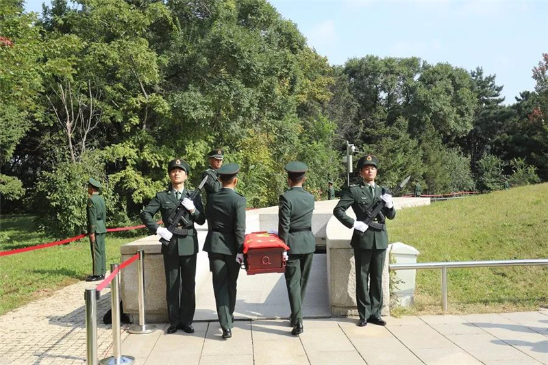 英魂入故土！?第七批在韓志愿軍烈士安葬儀式在沈陽(yáng)舉行