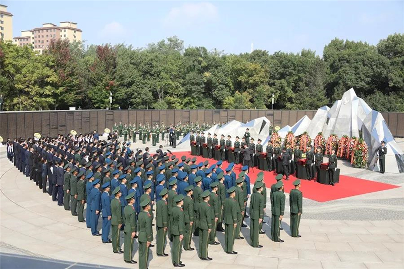 英魂入故土！?第七批在韓志愿軍烈士安葬儀式在沈陽(yáng)舉行