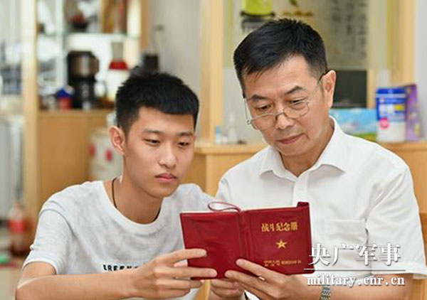 05.jpg 尹光新:假肢撐起的奮斗人生-云南能投軍創(chuàng )產(chǎn)業(yè)投資有限公司