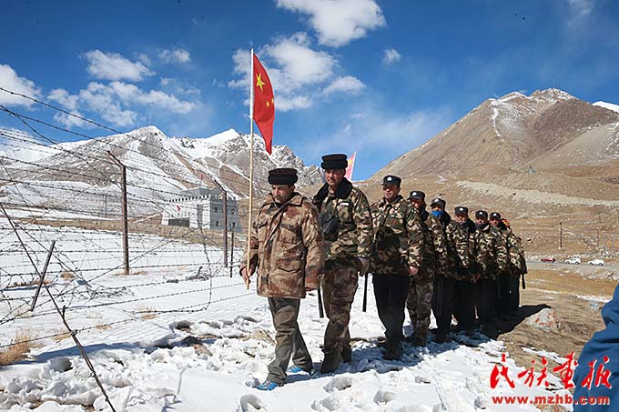 20210107lqn-03.jpg 拉齊尼·巴依卡:翱翔在帕米爾高原的塔吉克雄鷹-云南能投軍創(chuàng )產(chǎn)業(yè)投資有限公司