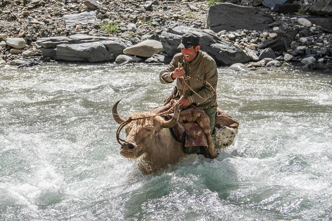 紀念我的戰友，拉齊尼·巴依卡-云南能投軍創(chuàng  )產(chǎn)業(yè)投資有限公司