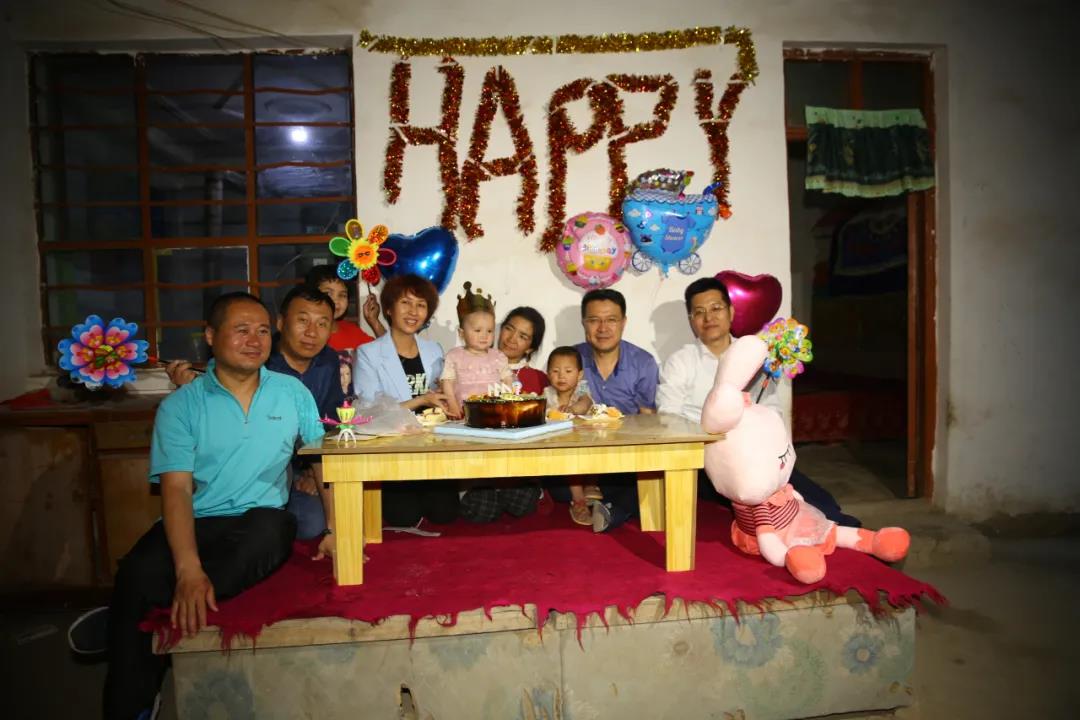 02.jpg 無(wú)字豐碑上 有你的名字——獻給在脫貧攻堅戰場(chǎng)犧牲的英烈-云南能投軍創(chuàng )產(chǎn)業(yè)投資有限公司