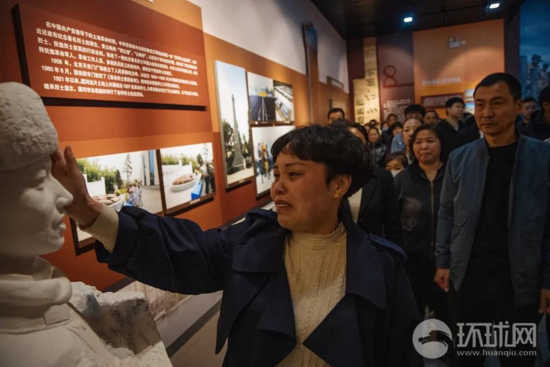 樸素的感動(dòng)！在王焯冉烈士墓前，我們遇到了他們……