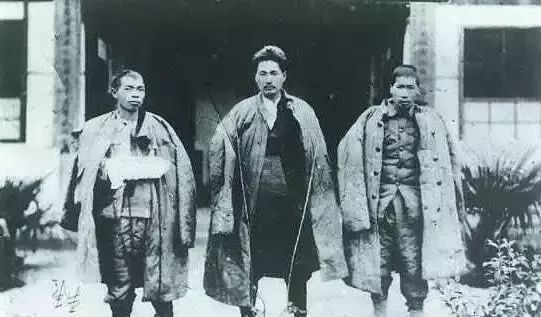 可愛(ài)的中國您看到了嗎？您犧牲前在監牢里的憧憬，都實(shí)現了！-云南能投軍創(chuàng  )產(chǎn)業(yè)投資有限公司