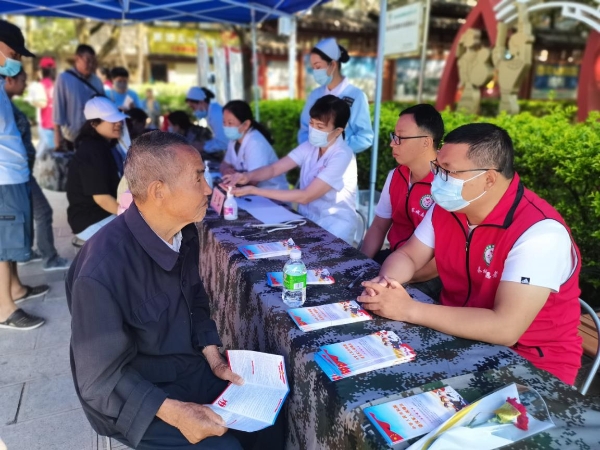 黨史學(xué)習教育&#32;|&#32;普洱市退役軍人事務(wù)局開(kāi)展政策宣傳和健康義診