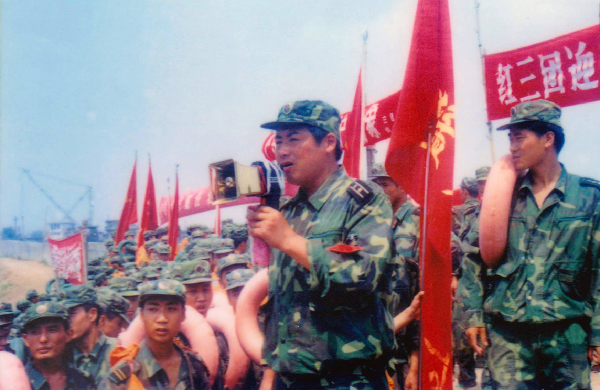 吳惠芳：脫下軍裝，扛起擔當