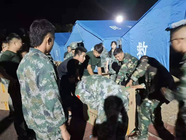 大理&#32;|&#32;漾濞、祥云退役軍人志愿者支援抗震救災