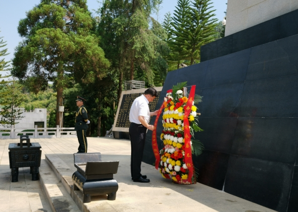 退役軍人事務(wù)部烈士紀念設施保護中心主任李中水到云南調研邊境烈士紀念設施保護管理和烈士祭掃工作-云南能投軍創(chuàng  )產(chǎn)業(yè)投資有限公司