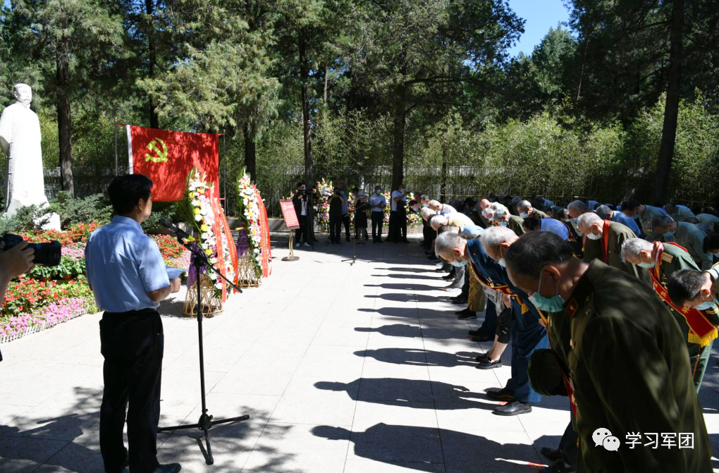 賡續紅色血脈 汲取奮進(jìn)力量 北京市百名軍隊離休退休干部黨員參加重溫入黨誓詞活動(dòng)-云南能投軍創(chuàng  )產(chǎn)業(yè)投資有限公司