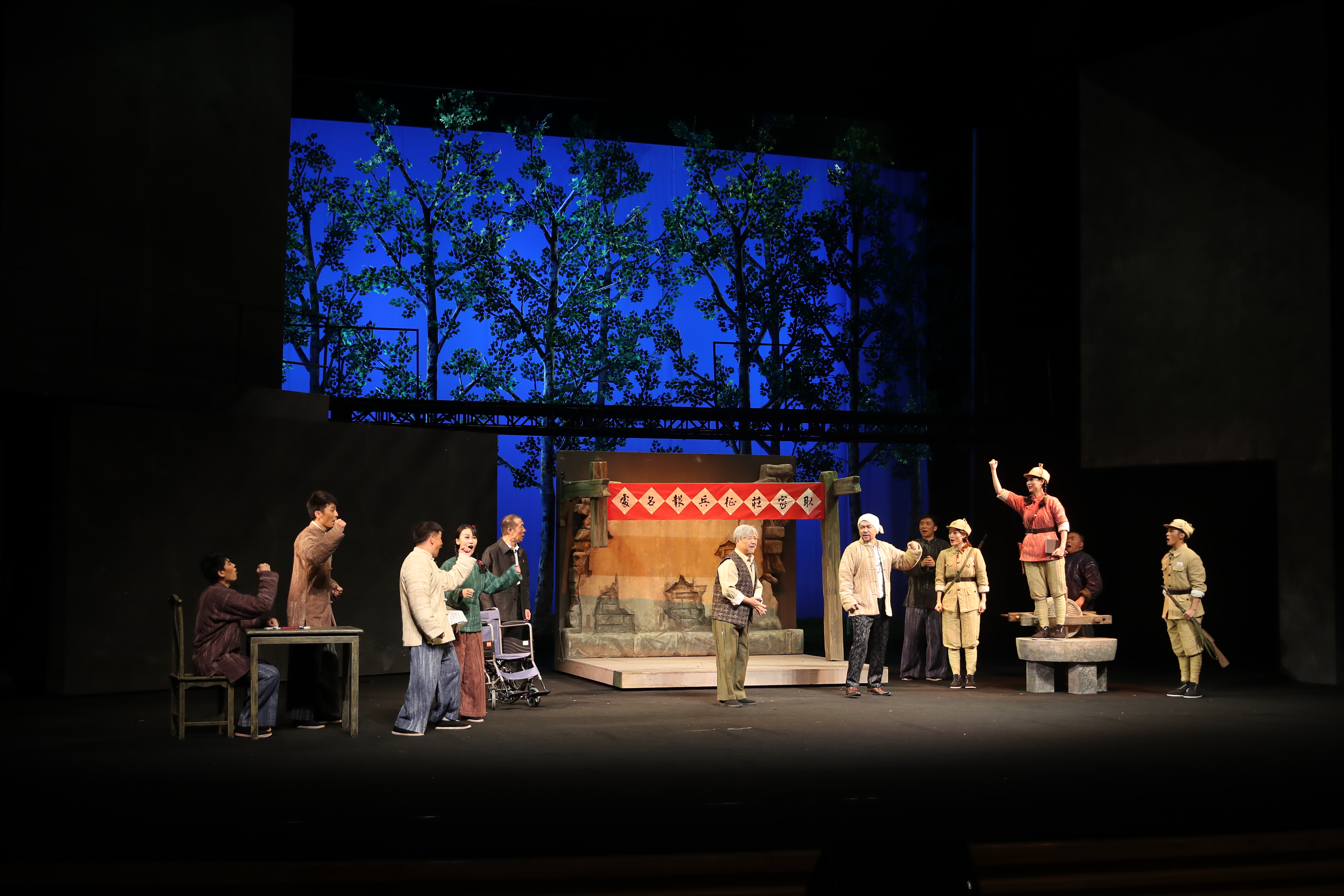 3.jpg 首部退役軍人題材話(huà)劇《兵心》在京舉行首演-云南能投軍創(chuàng )產(chǎn)業(yè)投資有限公司