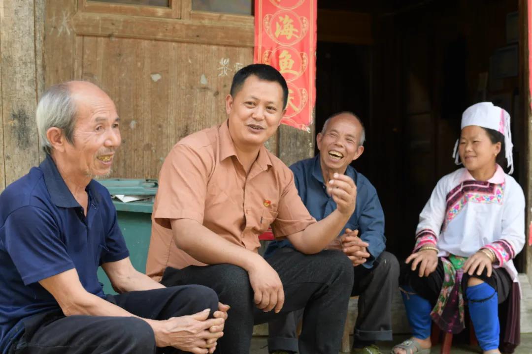 微信圖片_20210827100442.jpg 人民網(wǎng)評:為“不穿軍裝的軍人”提供干事創(chuàng )業(yè)的廣闊舞臺-云南能投軍創(chuàng )產(chǎn)業(yè)投資有限公司