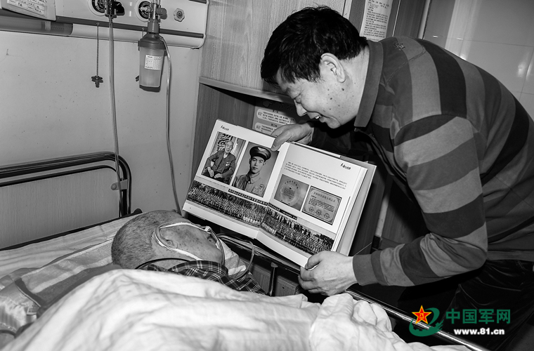 老兵李長(cháng)森5年間義務(wù)為211位老兵留影，用影像致敬英雄