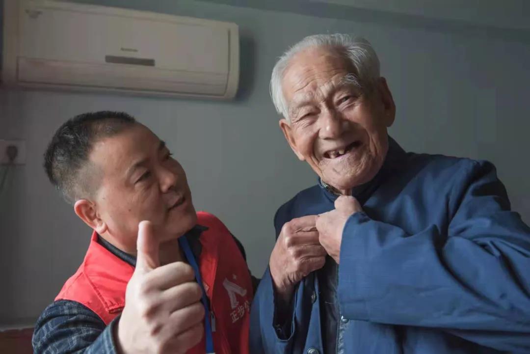 這張大“合影”，太珍貴了！