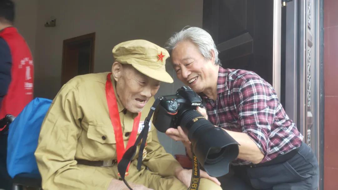 這張大“合影”，太珍貴了！