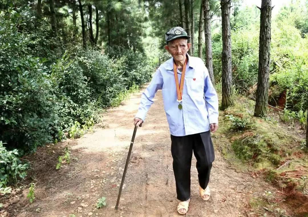 痛悼！102歲老英雄陳訓楊，走了