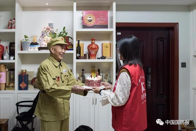 關(guān)愛(ài)老兵，你我同行