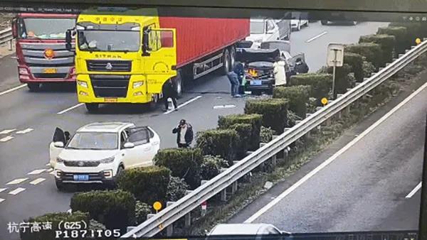 點(diǎn)贊！“救火英雄”找到了，是退役軍人！