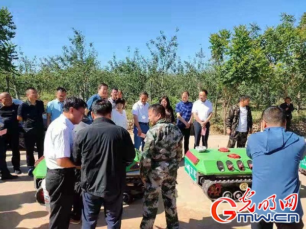 無(wú)人機“種出”的水果有什么不一樣？探訪(fǎng)這群退役老兵的創(chuàng  )業(yè)故事