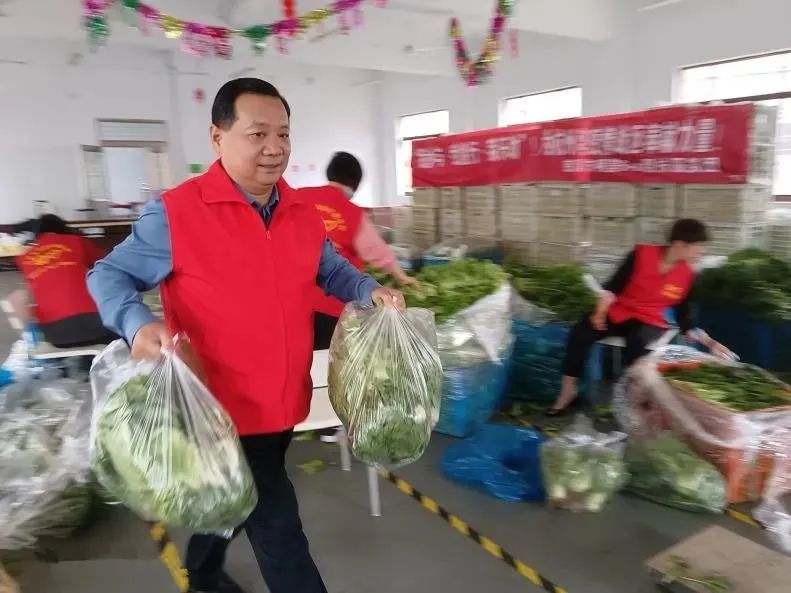 疫情不退老兵不退 退役軍人奮戰抗疫一線(xiàn)