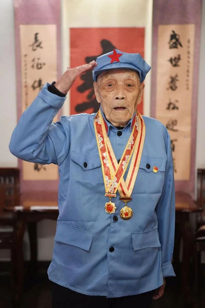106歲的老人走了，網(wǎng)友刷屏致敬
