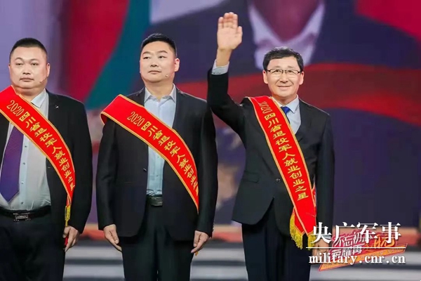 胡洪超：讓5000畝荒山迎來(lái)金芒果的春天-云南能投軍創(chuàng  )產(chǎn)業(yè)投資有限公司