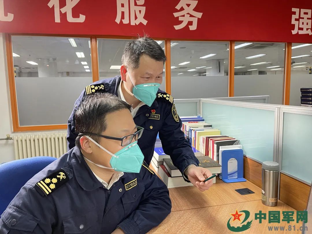 了不起的退役軍人丨40歲從軍醫“跨界”到海關(guān)，他竟還能年年拿第一！