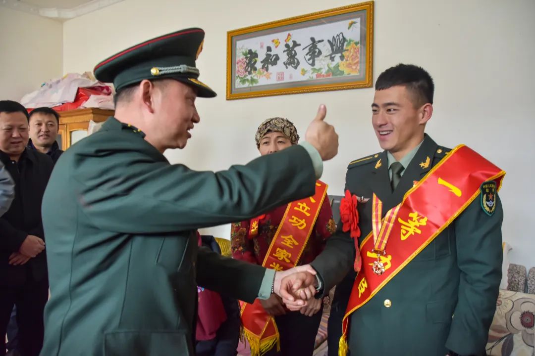 提干！從農民工到一等功！-云南能投軍創(chuàng  )產(chǎn)業(yè)投資有限公司