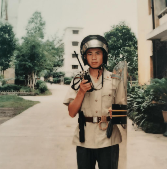 退役軍人陳吉祥：海地維和枕著(zhù)槍聲入眠，深圳三防迎戰狂風(fēng)暴雨-云南能投軍創(chuàng  )產(chǎn)業(yè)投資有限公司