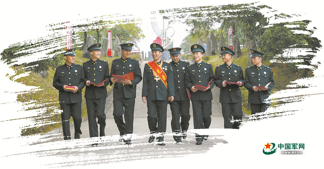 4名火箭軍老兵告別軍營(yíng) 烈焰見(jiàn)證歲月榮光