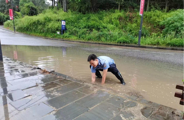 厲害了！這名退役軍人成為“全國特級優(yōu)秀人民警察”-云南能投軍創(chuàng  )產(chǎn)業(yè)投資有限公司
