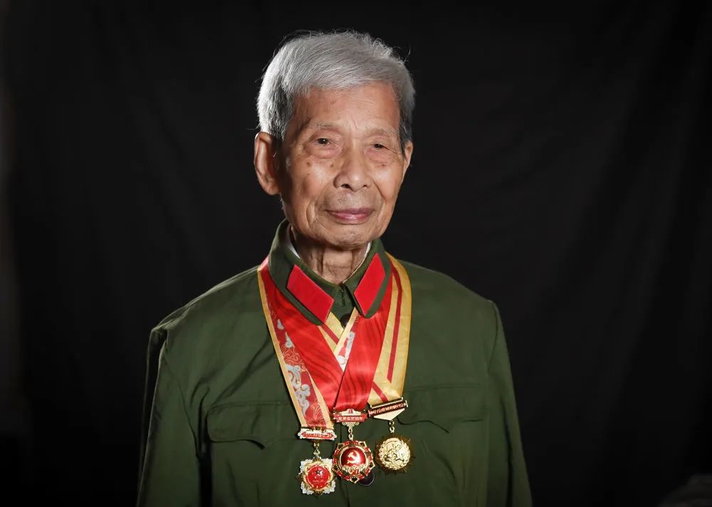 浴血榮光丨致敬抗戰老戰士——王國華、宮健