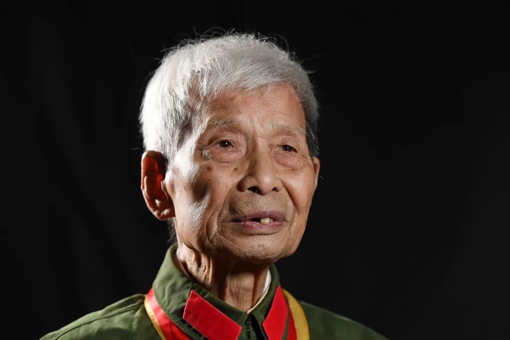 浴血榮光丨致敬抗戰老戰士——王國華、宮健