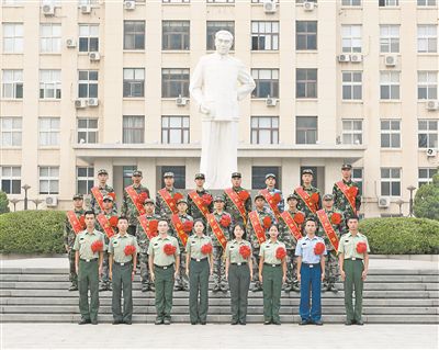 南開(kāi)大學(xué)青年學(xué)子積極投身國防和軍隊建設——  青春無(wú)悔 百煉成鋼