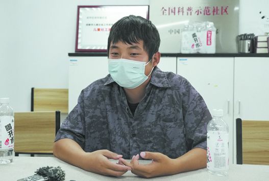 輔警、安裝工、騎手……望平街“六勇士”找到了
他們是普通人更是一眾英雄-云南能投軍創(chuàng  )產(chǎn)業(yè)投資有限公司