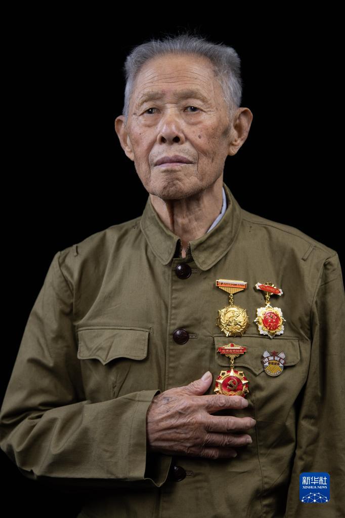 1128911890_16603515313501n.jpeg 浴血榮光丨致敬抗戰老戰士——任永華-云南能投軍創(chuàng )產(chǎn)業(yè)投資有限公司