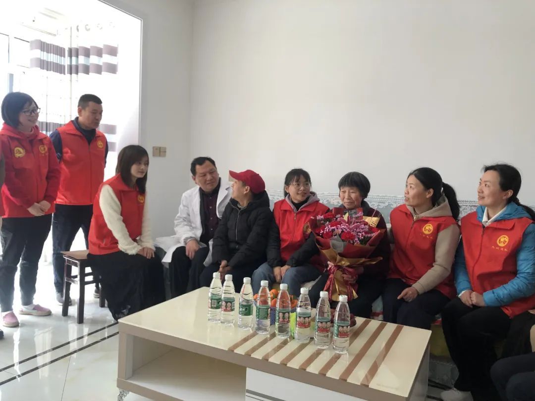 替烈士看爹娘為烈屬辦實(shí)事 江西退役軍人在行動(dòng)